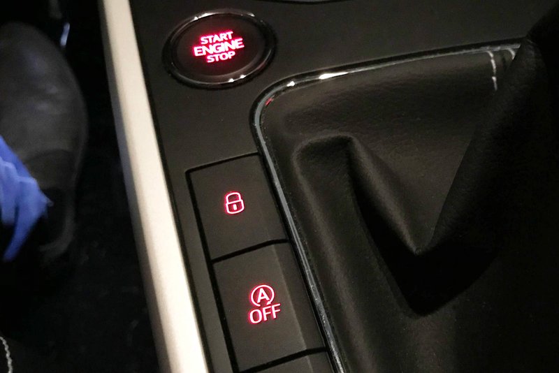 Manche Start-Stopp-Systeme können nerven. Trotzdem sollte man sie nicht dauerhaft ausschalten. Foto: ADAC